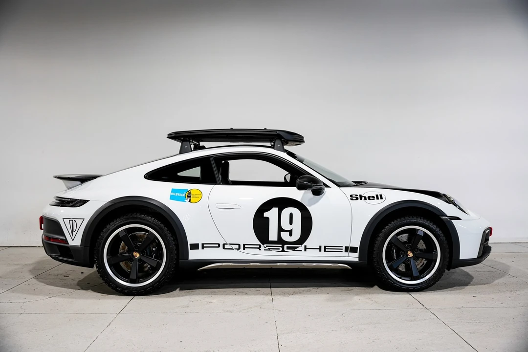 2024 Porsche 992 Dakar - Image 2 of 12