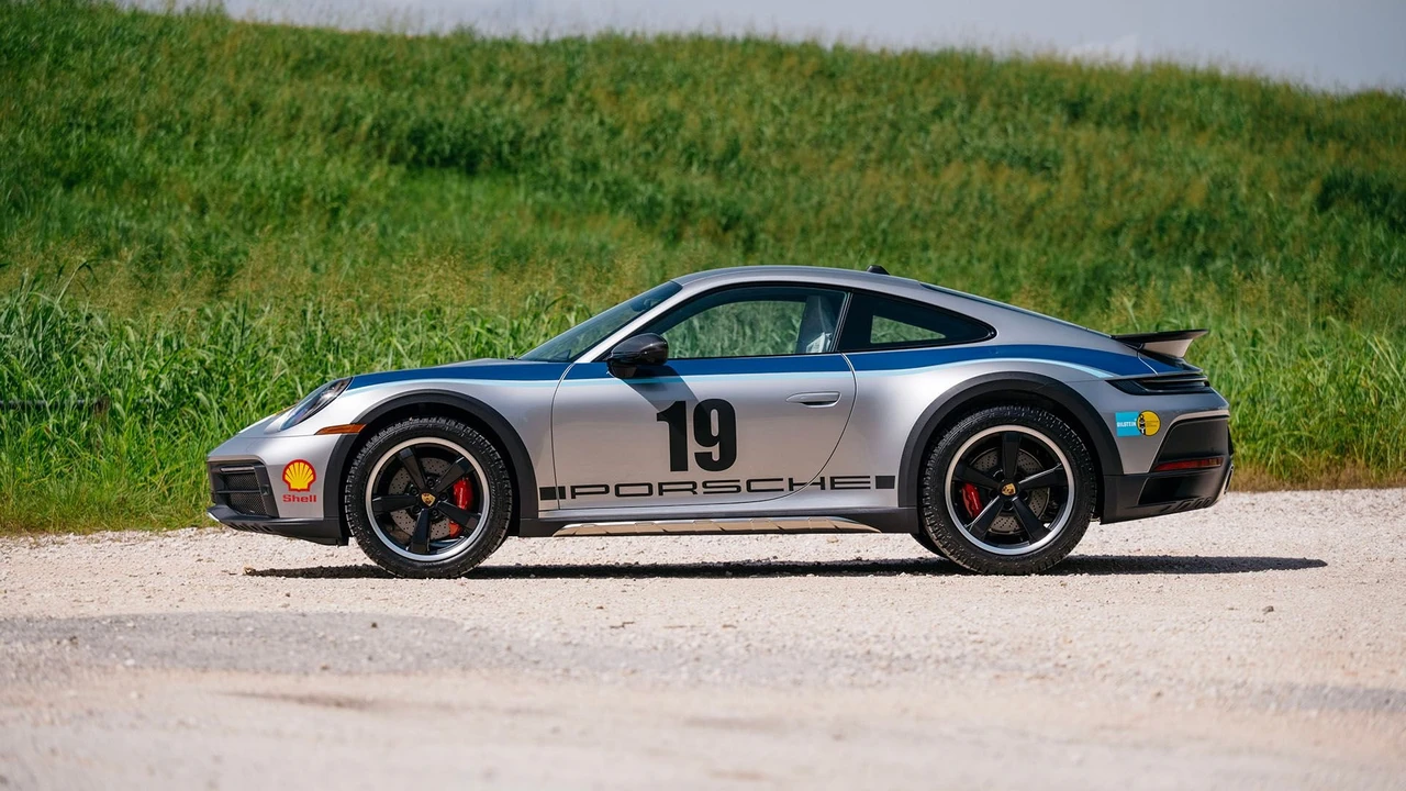 2024 Porsche 992 Dakar - Image 13 of 31