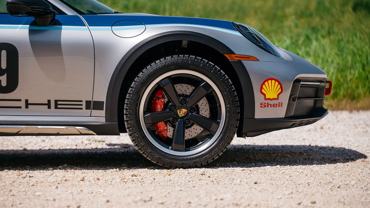 2024 Porsche 992 Dakar - Image 26 of 31