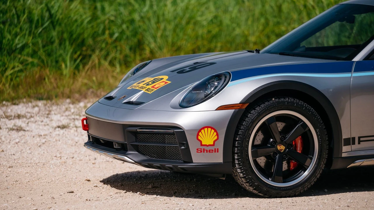 2024 Porsche 992 Dakar - Image 15 of 31