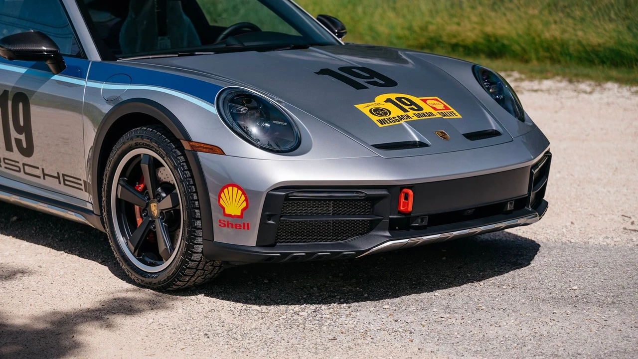 2024 Porsche 992 Dakar - Image 18 of 31