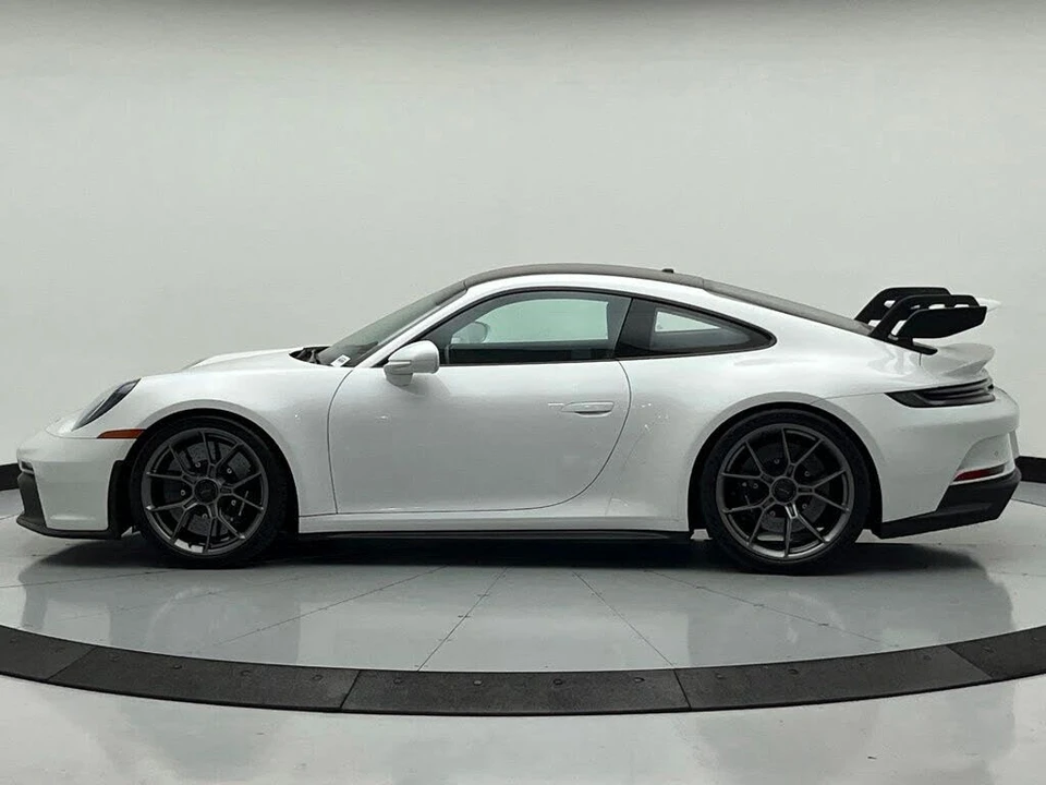 2024 Porsche 992 GT3 - Image 2 of 31