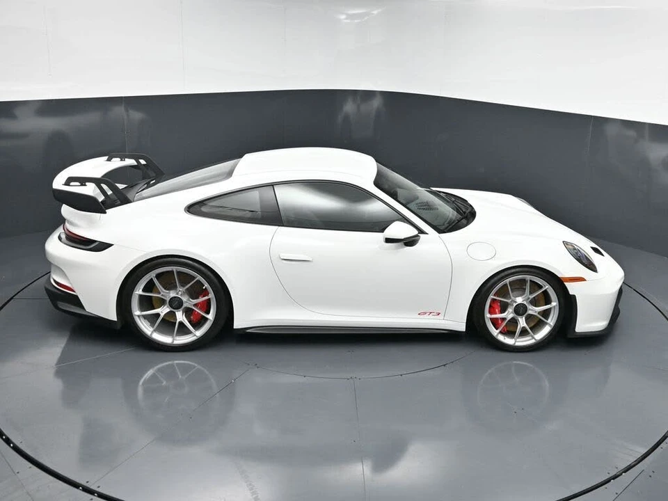 2024 Porsche 992 GT3 - Image 17 of 31