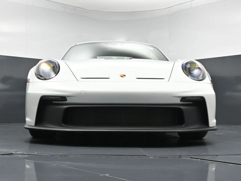 2024 Porsche 992 GT3 - Image 27 of 31