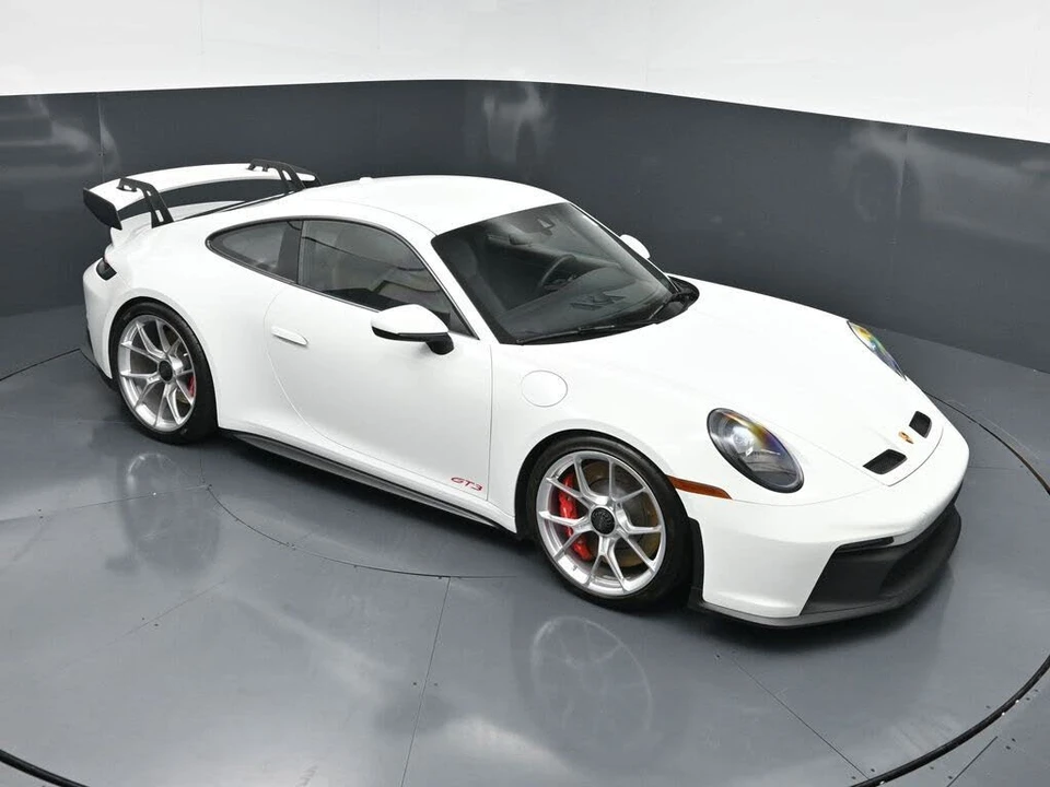 2024 Porsche 992 GT3 - Image 18 of 31