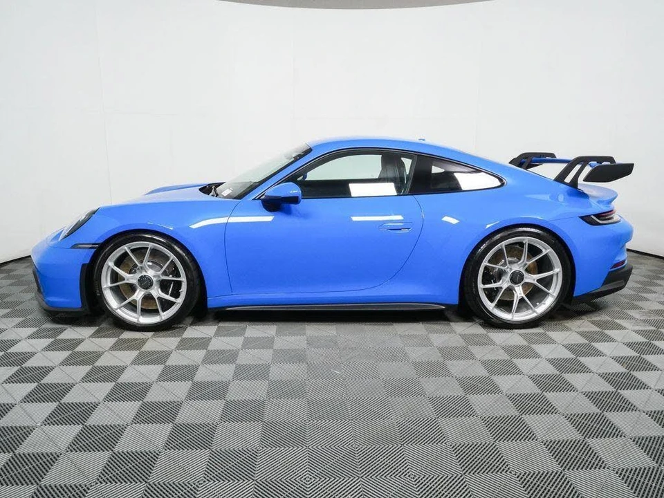 2024 Porsche 992 GT3 - Image 2 of 31