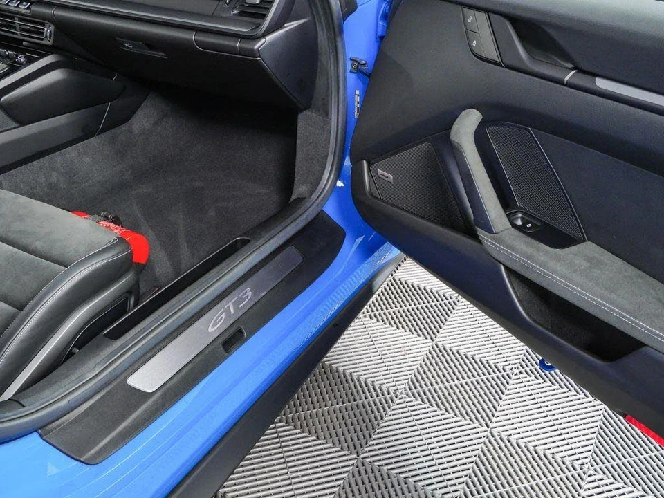 2024 Porsche 992 GT3 - Image 22 of 31