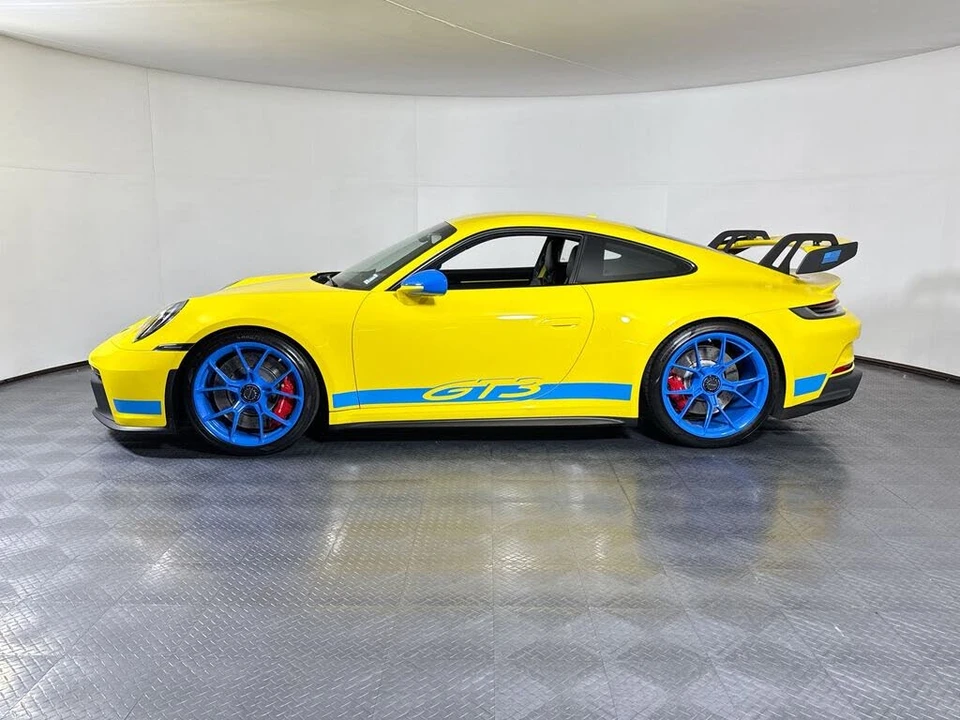 2024 Porsche 992 GT3 - Image 2 of 31