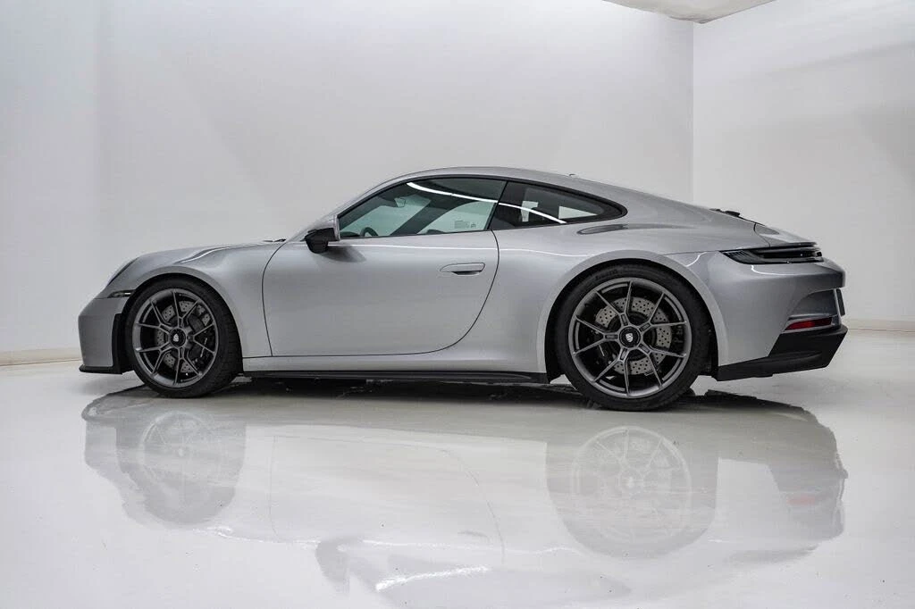2024 Porsche 992 GT3 - Image 2 of 31