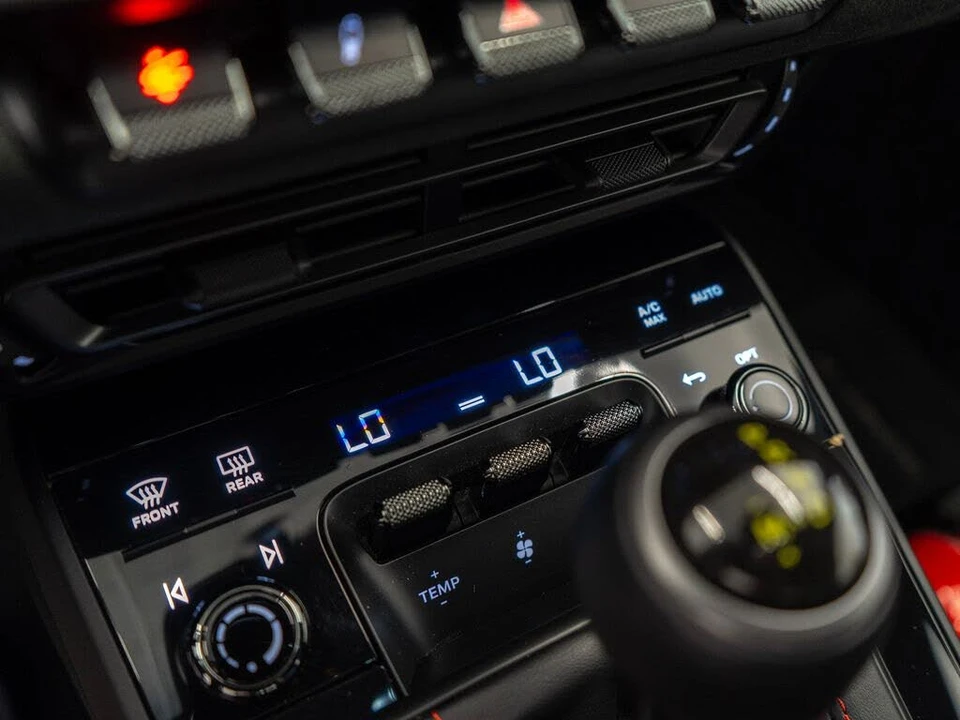 2024 Porsche 992 GT3 - Image 29 of 31