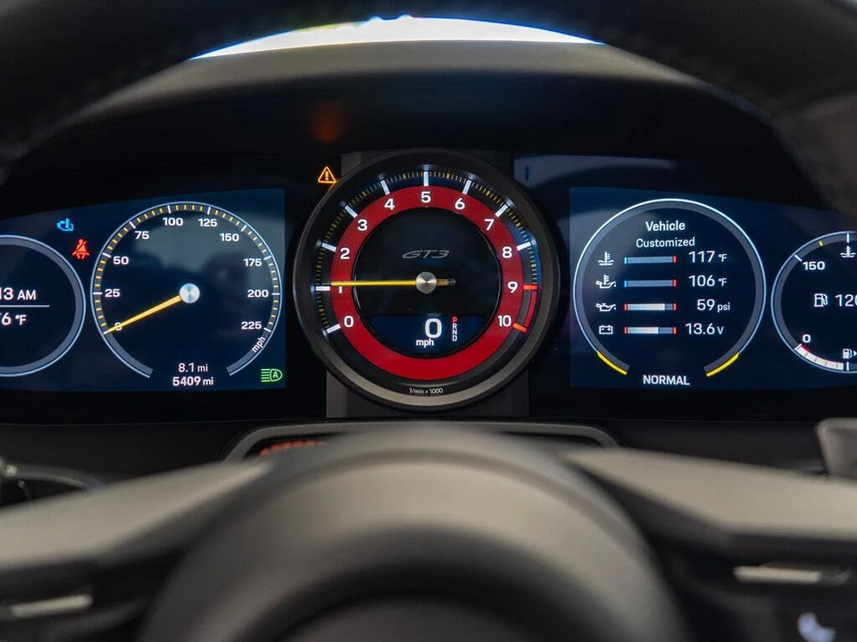 2024 Porsche 992 GT3 - Image 18 of 31