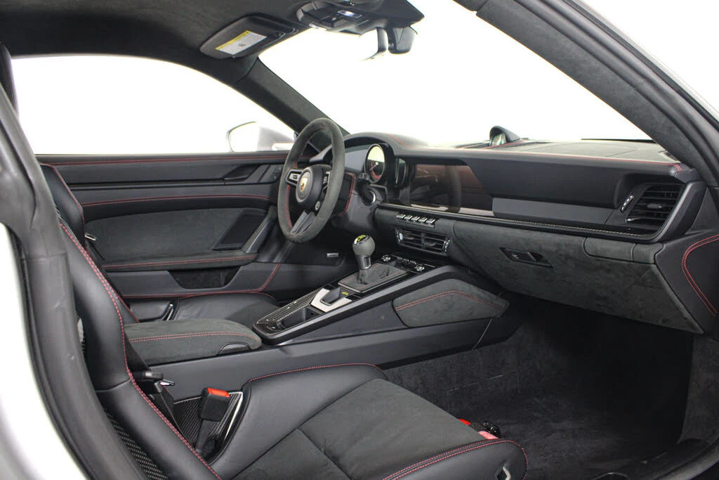 2024 Porsche 992 GT3 - Image 2 of 31