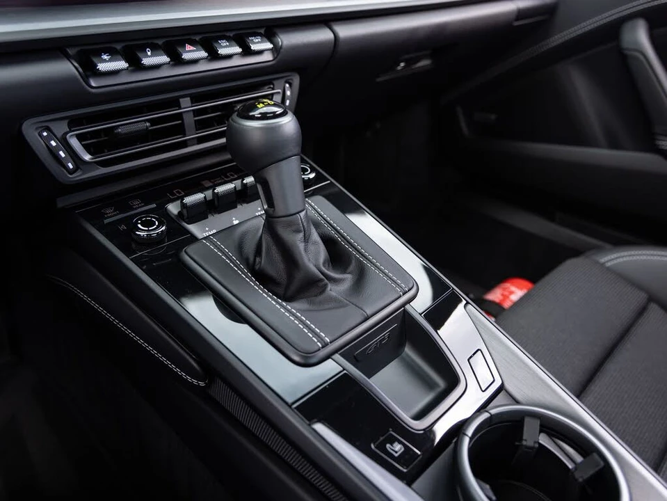 2024 Porsche 992 GT3 - Image 18 of 31