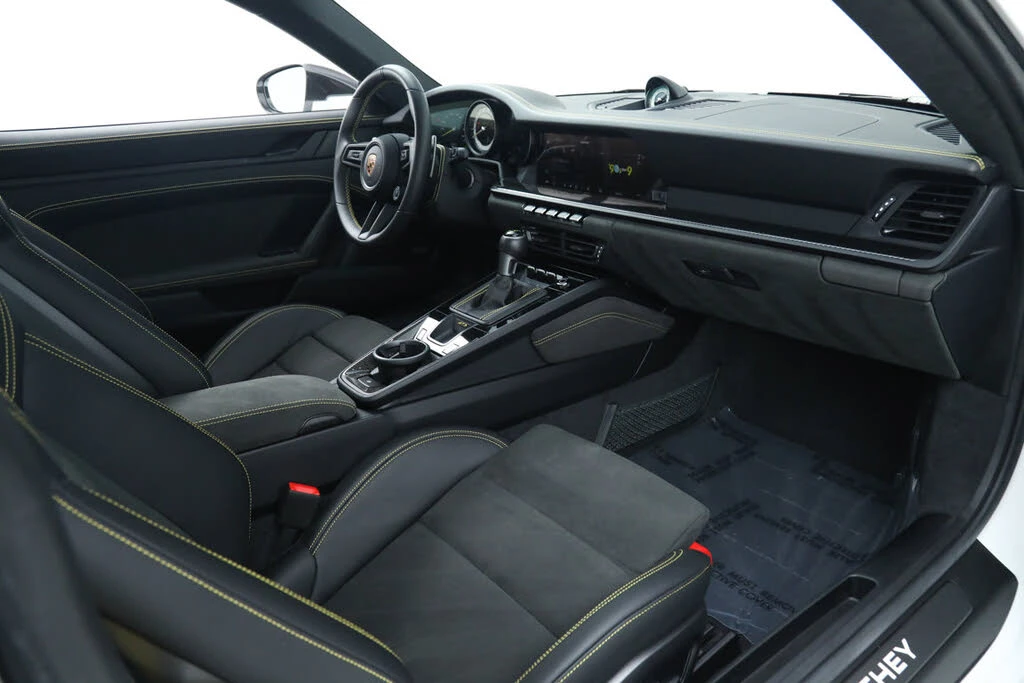 2024 Porsche 992 GT3 - Image 18 of 31