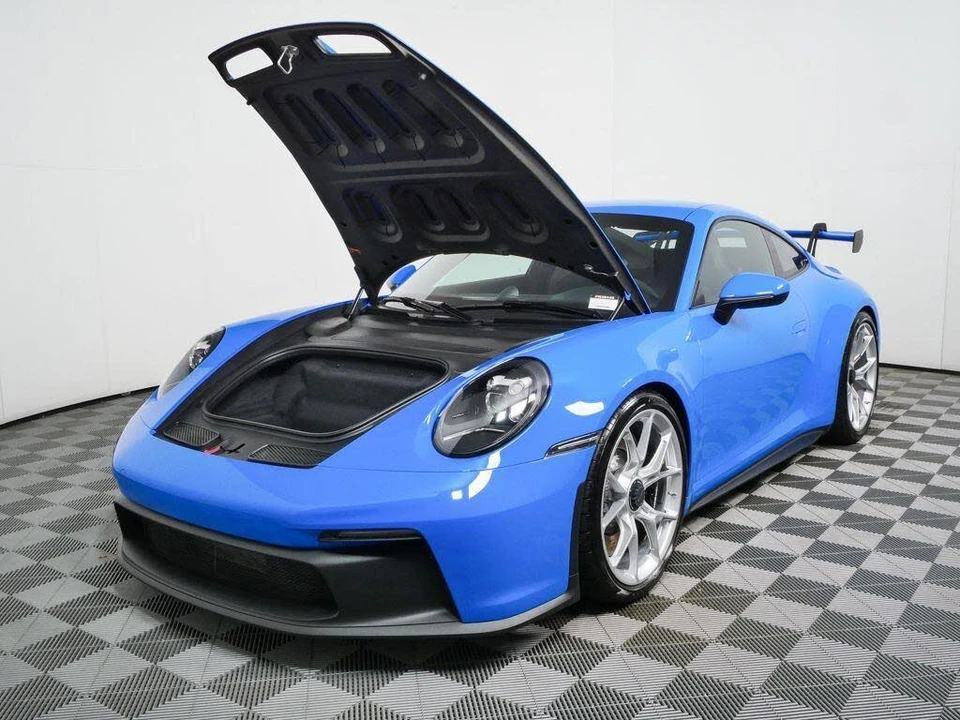 2024 Porsche 992 GT3 - Image 27 of 31