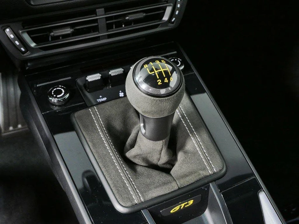 2024 Porsche 992 GT3 - Image 18 of 31