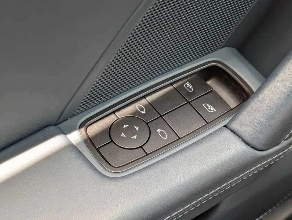 2024 Porsche 992 GT3 - Image 25 of 31