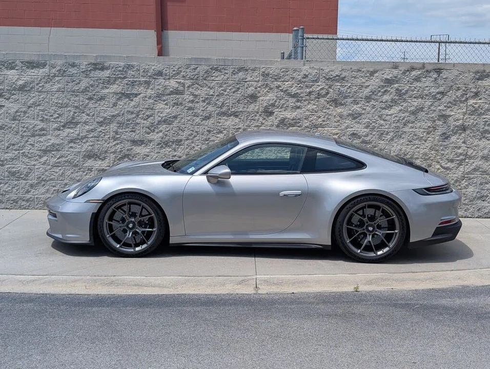 2024 Porsche 992 GT3 - Image 2 of 31
