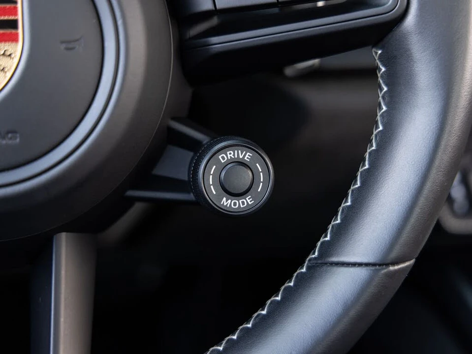 2024 Porsche 992 GT3 - Image 15 of 31