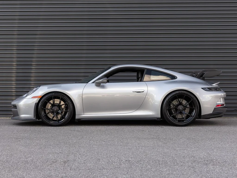 2024 Porsche 992 GT3 - Image 2 of 31