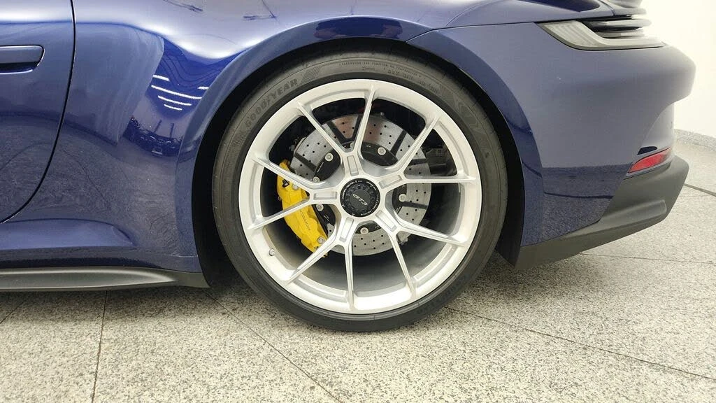 2024 Porsche 992 GT3 - Image 18 of 31