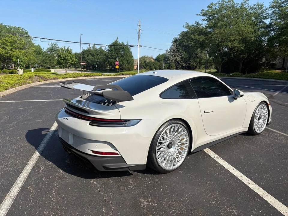2024 Porsche 992 GT3 - Image 5 of 31