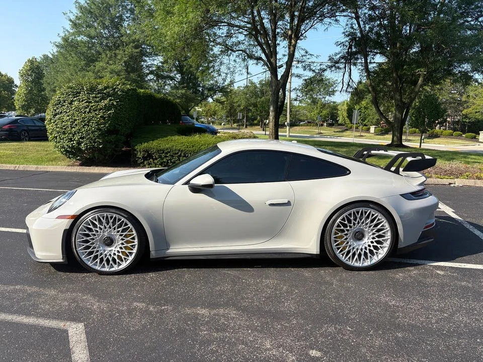 2024 Porsche 992 GT3 - Image 2 of 31