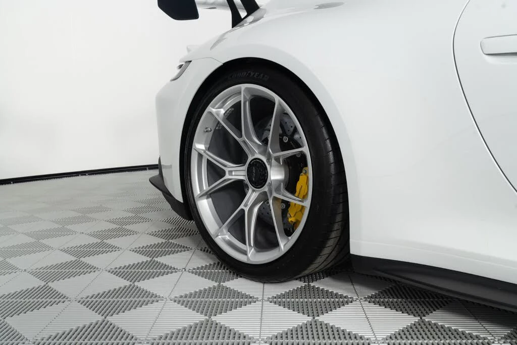 2024 Porsche 992 GT3 - Image 21 of 31