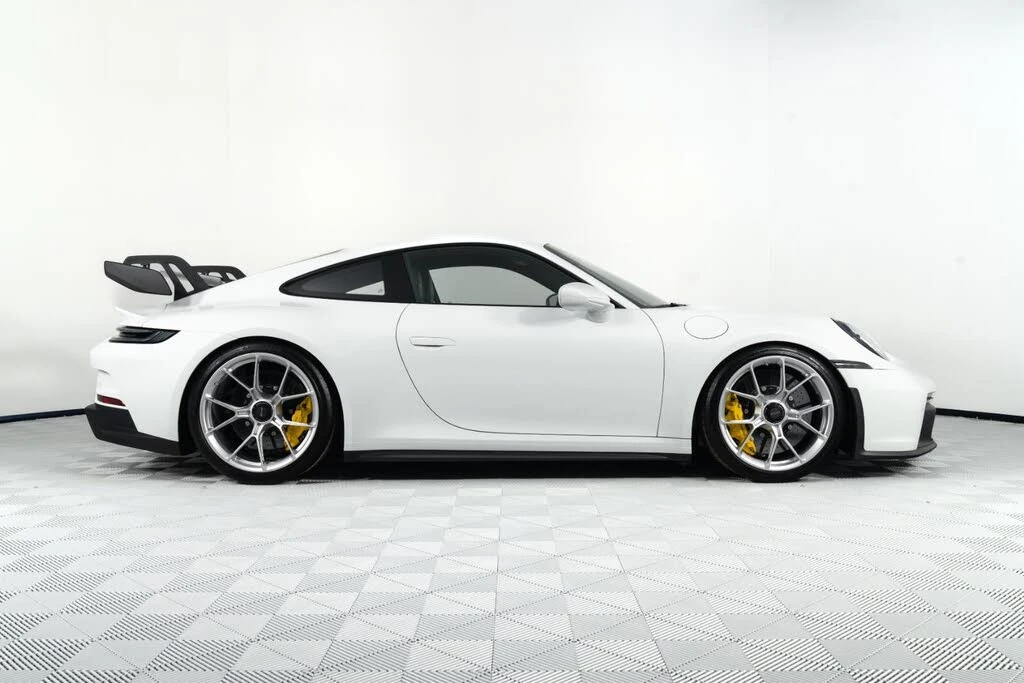 2024 Porsche 992 GT3 - Image 19 of 31