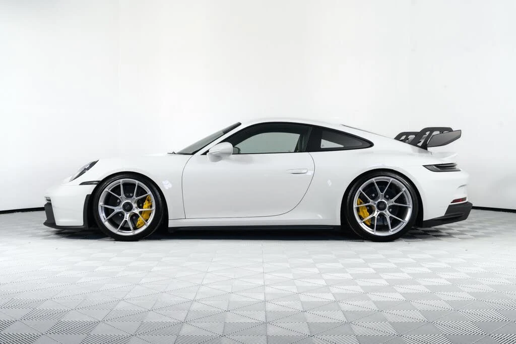 2024 Porsche 992 GT3 - Image 14 of 31