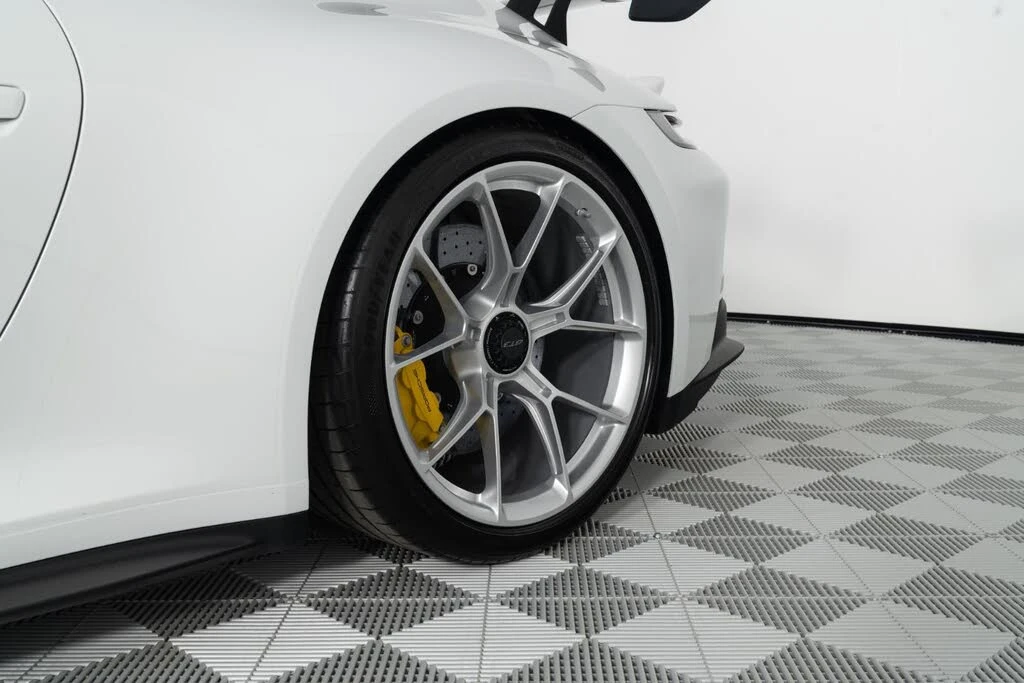 2024 Porsche 992 GT3 - Image 16 of 31