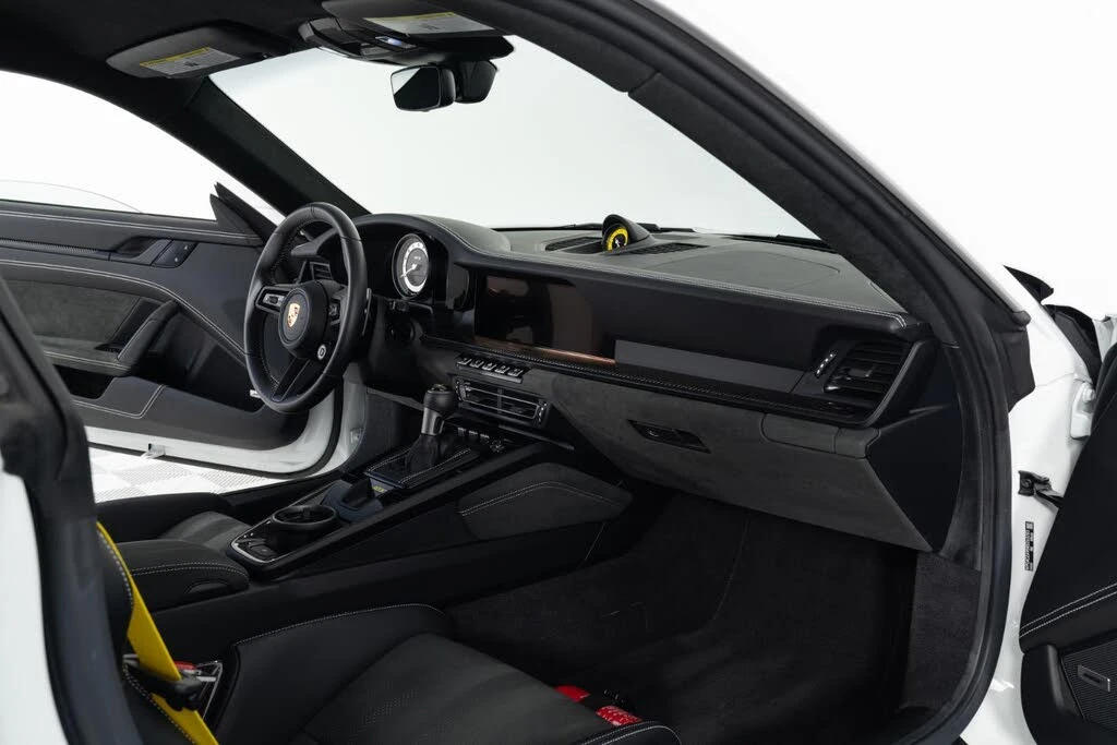 2024 Porsche 992 GT3 - Image 9 of 31