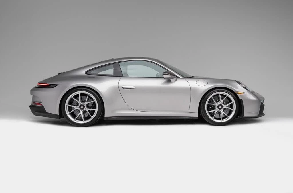 2024 Porsche 992 GT3 - Image 2 of 31