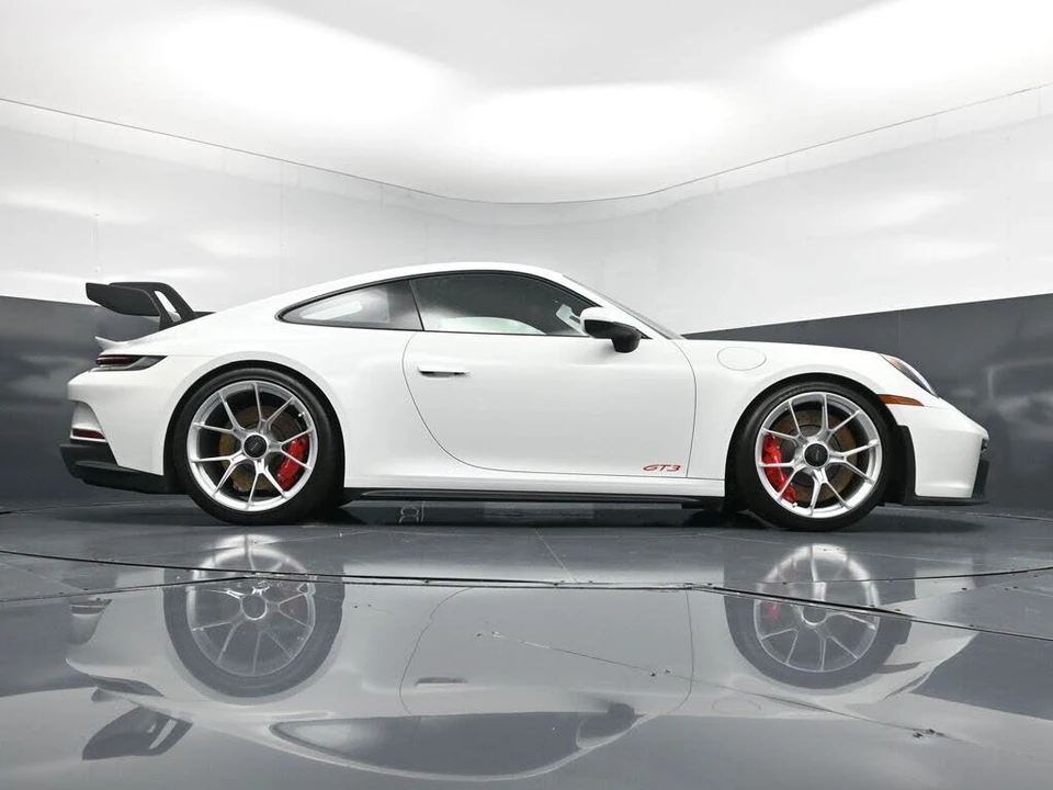 2024 Porsche 992 GT3 - Image 25 of 31