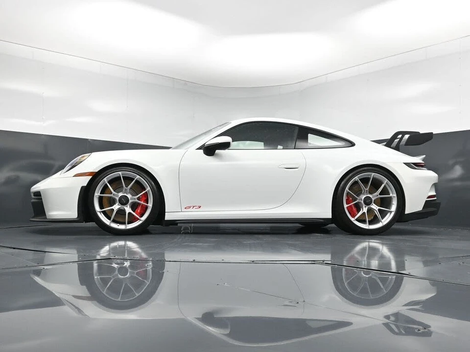 2024 Porsche 992 GT3 - Image 21 of 31