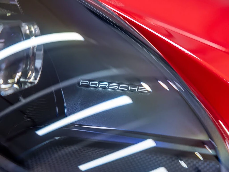 2024 Porsche 992 GT3 - Image 15 of 31