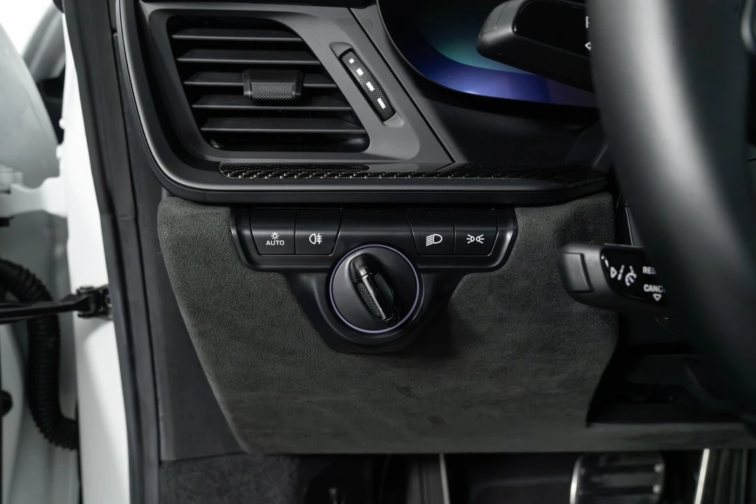 2024 Porsche 992 GT3 - Image 19 of 31