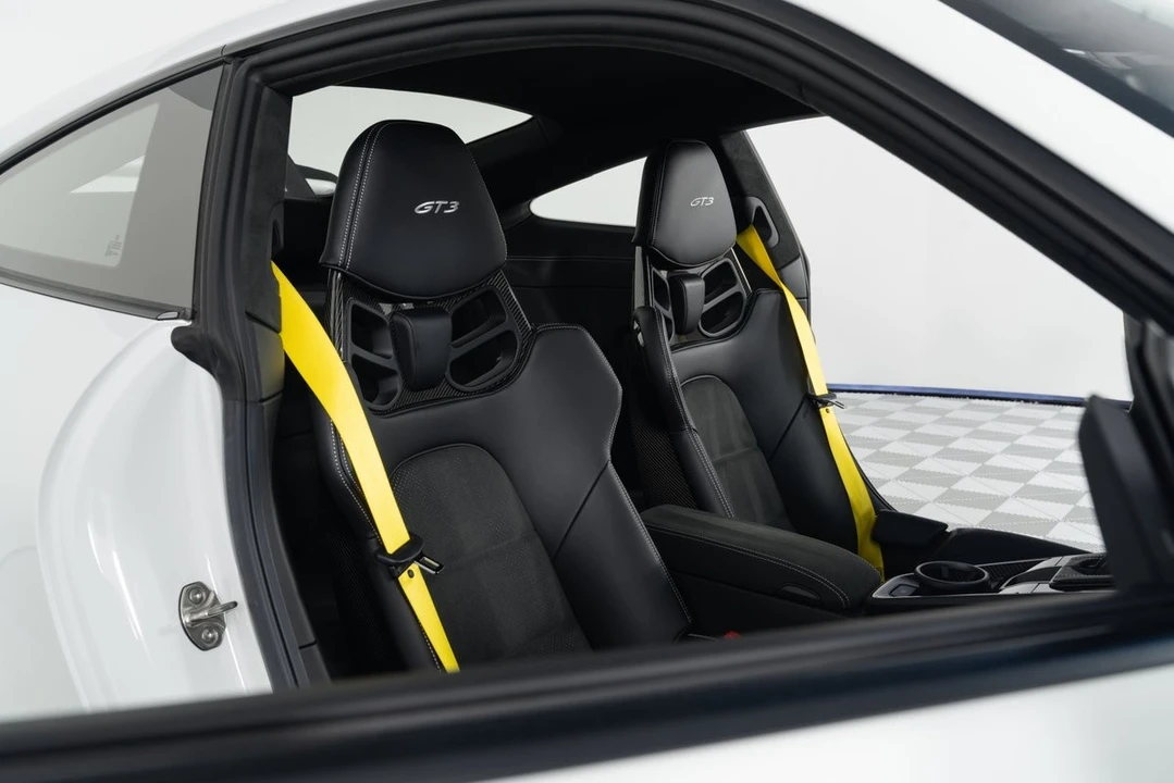 2024 Porsche 992 GT3 - Image 17 of 31