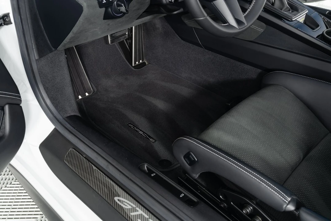2024 Porsche 992 GT3 - Image 13 of 31