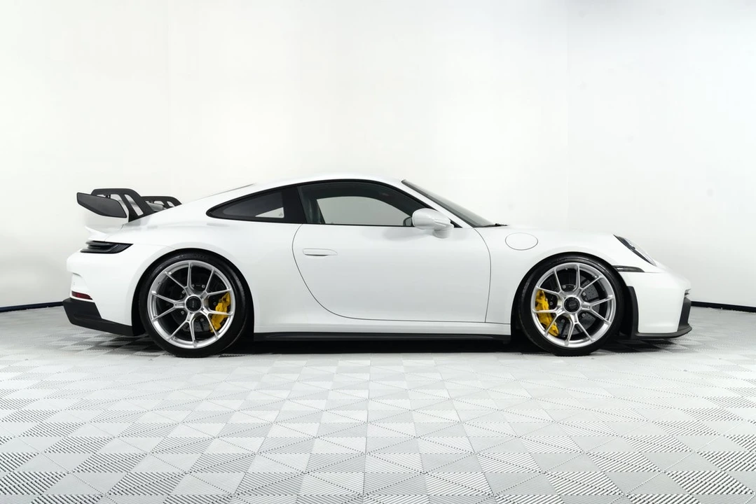 2024 Porsche 992 GT3 - Image 8 of 31