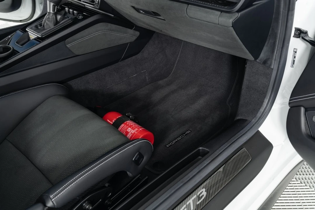 2024 Porsche 992 GT3 - Image 18 of 31