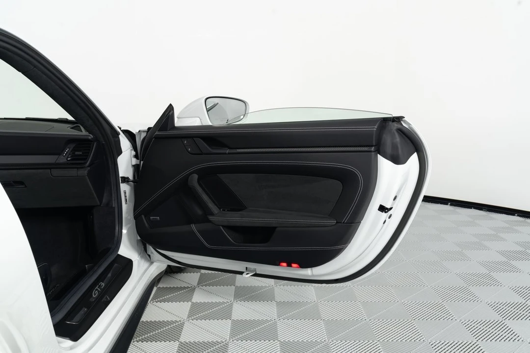 2024 Porsche 992 GT3 - Image 14 of 31