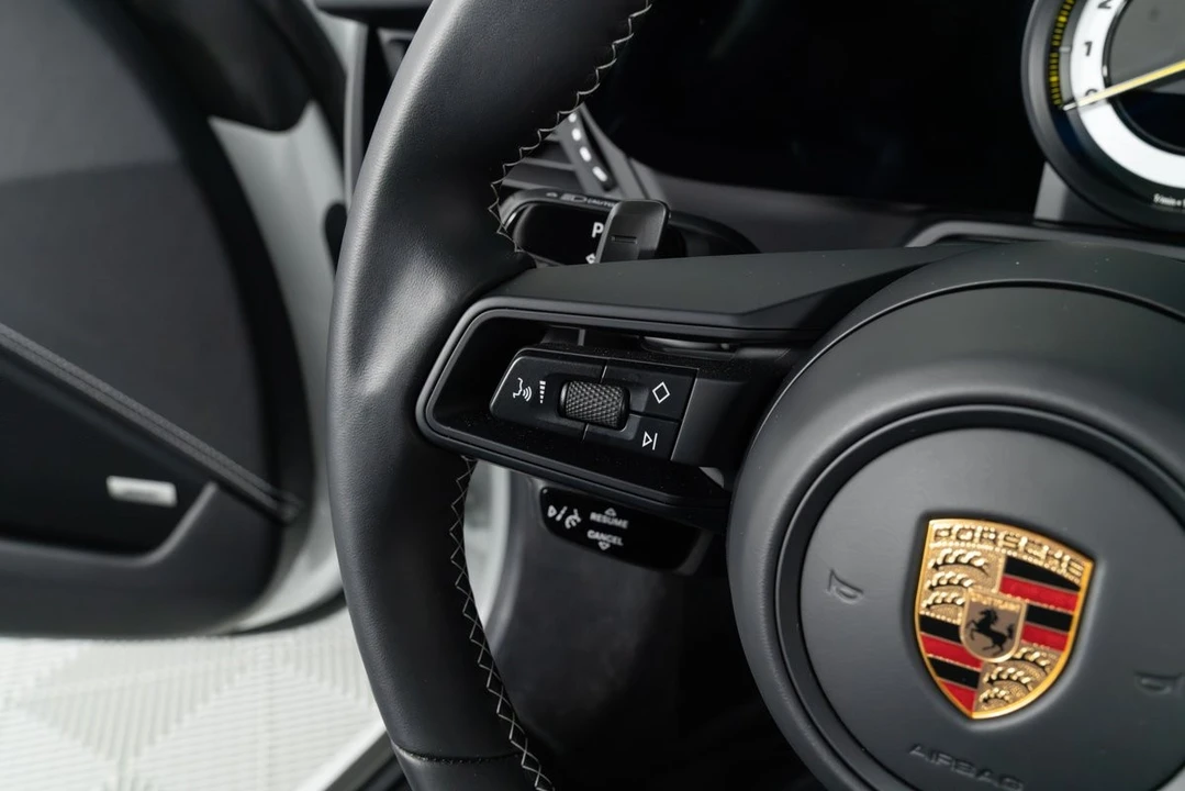 2024 Porsche 992 GT3 - Image 21 of 31