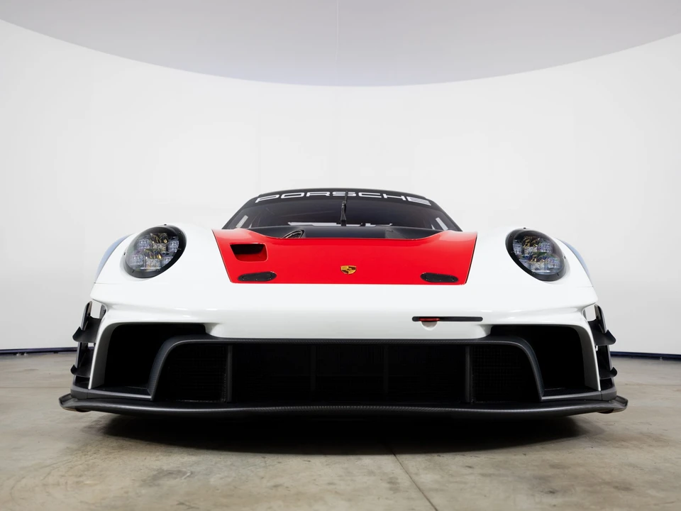 2024 Porsche 992 GT3 - Image 11 of 31