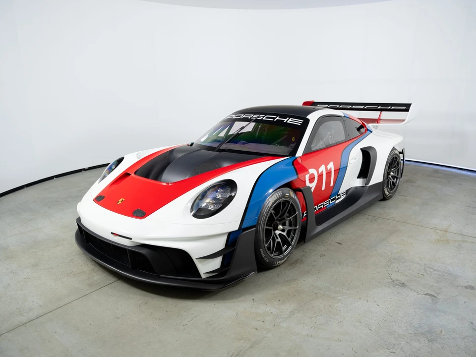2024 Porsche 992 GT3 - Image 12 of 31