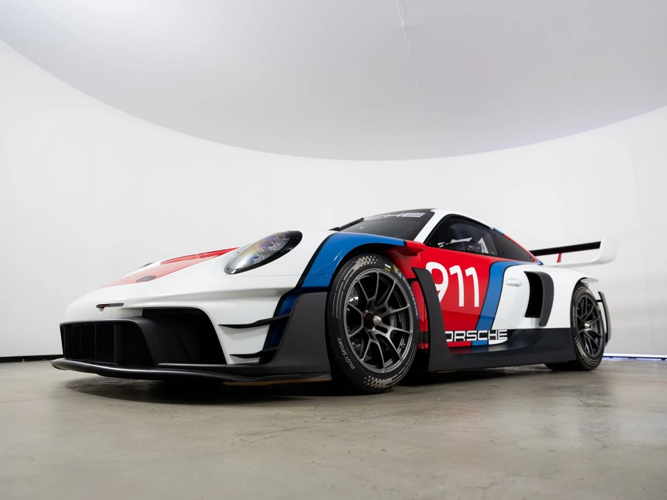2024 Porsche 992 GT3 - Image 13 of 31