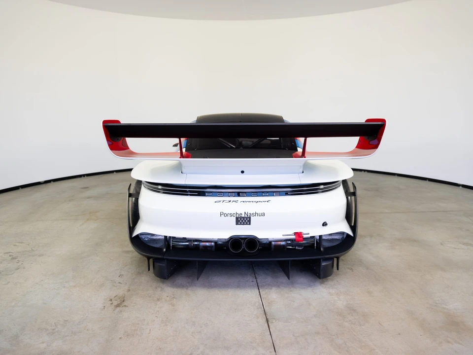 2024 Porsche 992 GT3 - Image 18 of 31