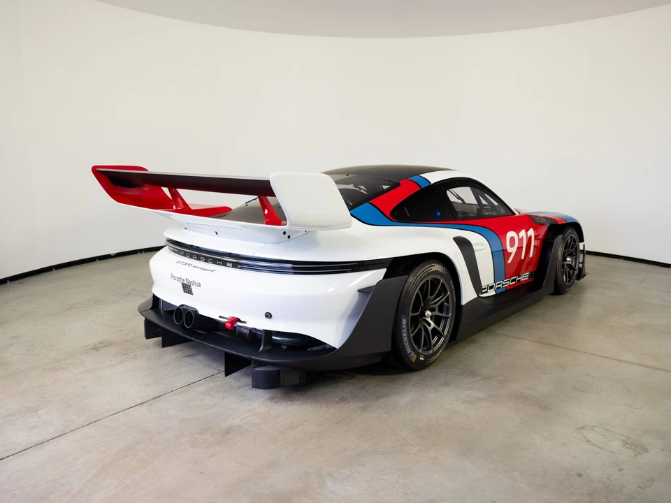 2024 Porsche 992 GT3 - Image 20 of 31