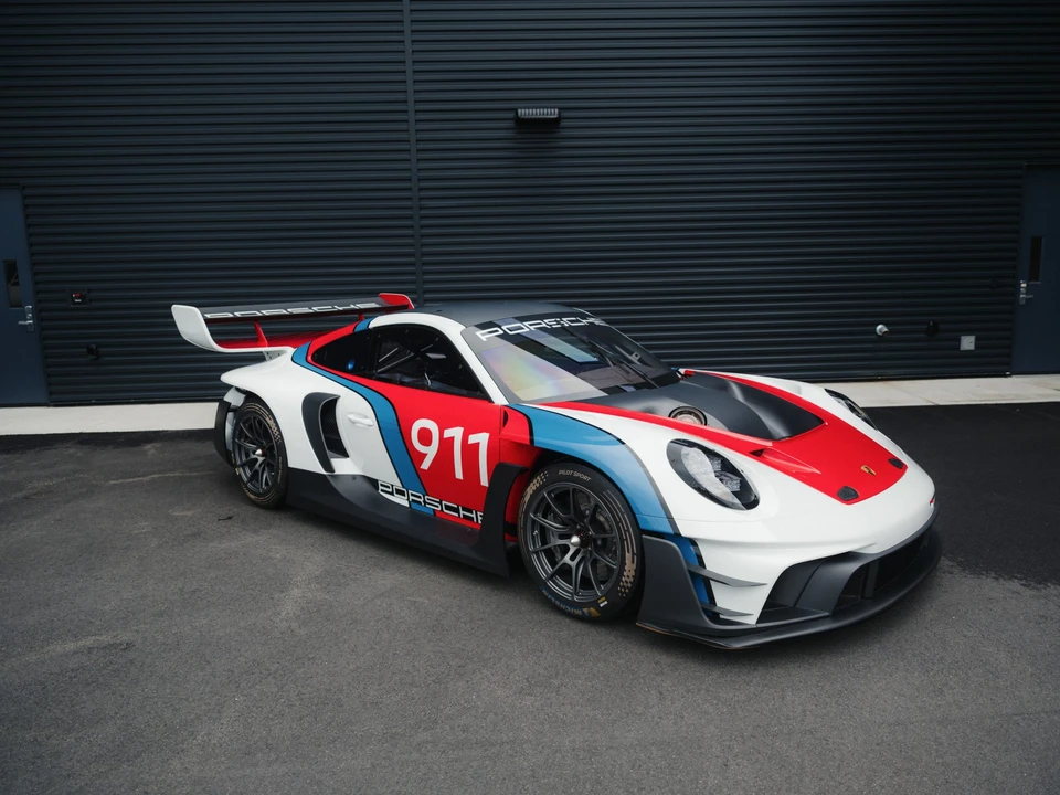 2024 Porsche 992 GT3 - Image 3 of 31