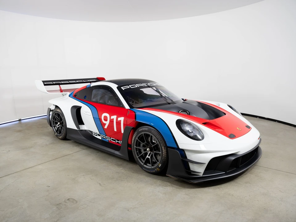 2024 Porsche 992 GT3 - Image 23 of 31